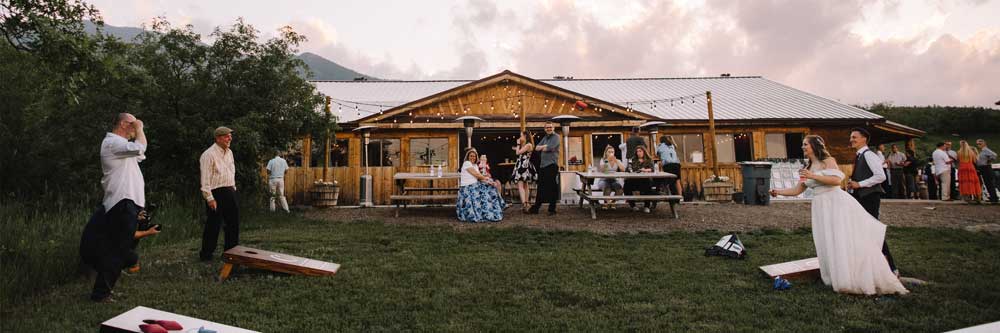 Relaxing outdoor weddings in Colorado